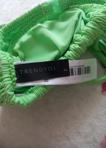 Trendyol & Milla Yesil Üçgen Gipeli Bikini Ustu
