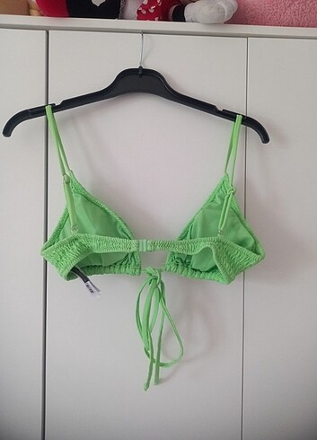 40 Beden Yesil Üçgen Gipeli Bikini Ustu