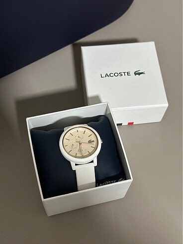 Lacoste Saat