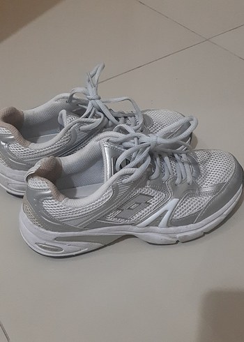 38 Beden New Balance Kadın Beyaz Spor Ayakkabı