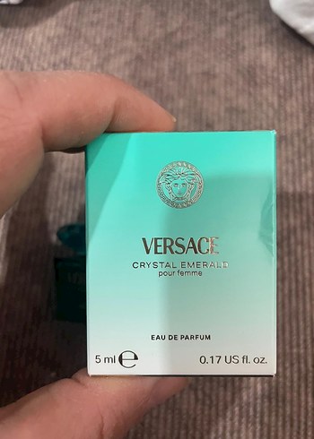 Versace Crystal Emerald Kadın Parfümü 5 ml - Görsel 5