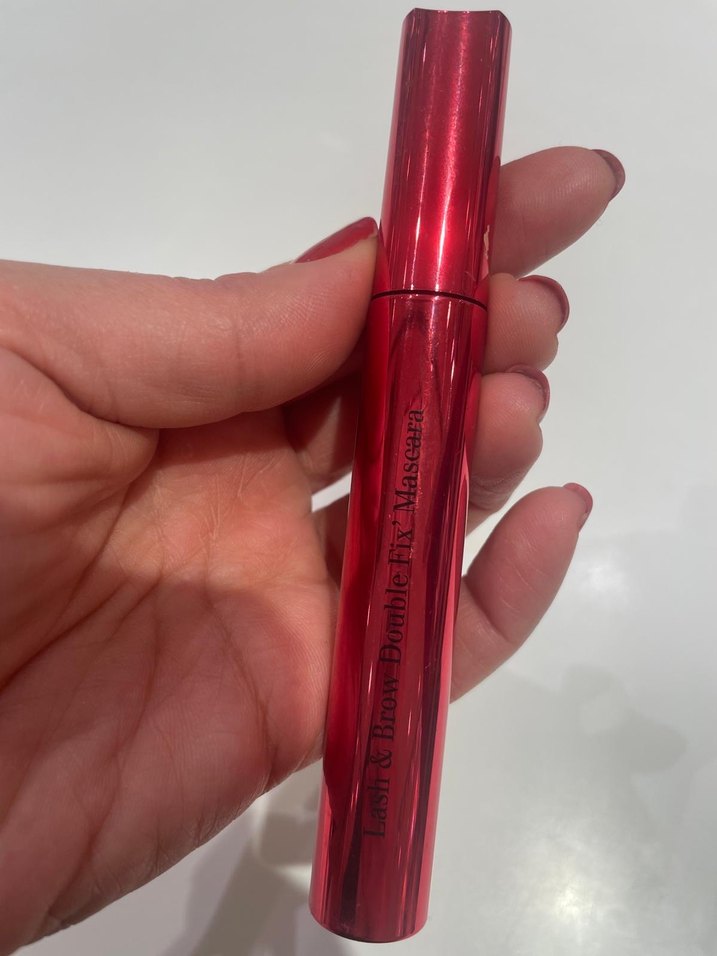 Kırmızı Parlak Maskara - Görsel 2