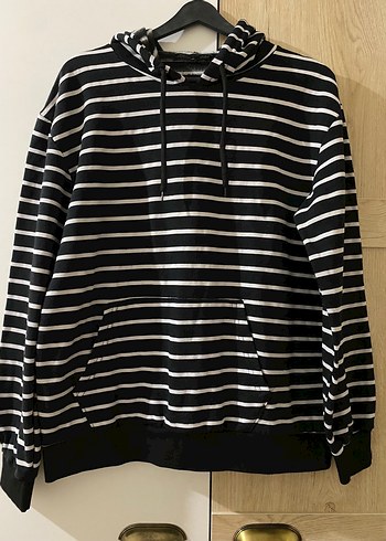 Siyah Beyaz Çizgili Kadın Sweatshirt