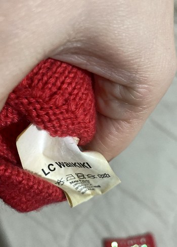 Kırmızı Örgü Kadın Eldiveni Pul Detaylı - Görsel 2