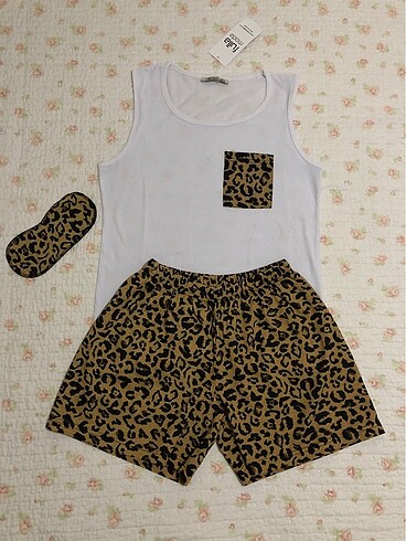 Sıfır leoparlı pijama sabahlık seti