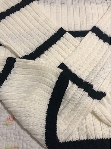 xl Beden Sıfır etiketli? oversize kesim.. standart bedendir.. dokusu yumu
