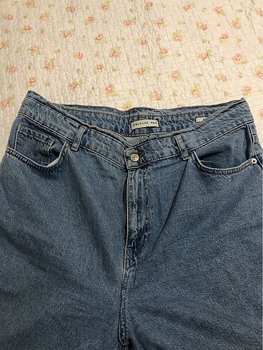 xxl Beden mavi Renk Lc wakiki mom jean?. 2-3 kez giymişimdir kusuru yoktur.. yumuşak