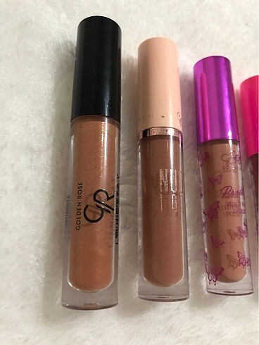 Beden Renk Toplam fiyattır? gloss rujlar? görüldüğü gibi birkaç kez sürüldü