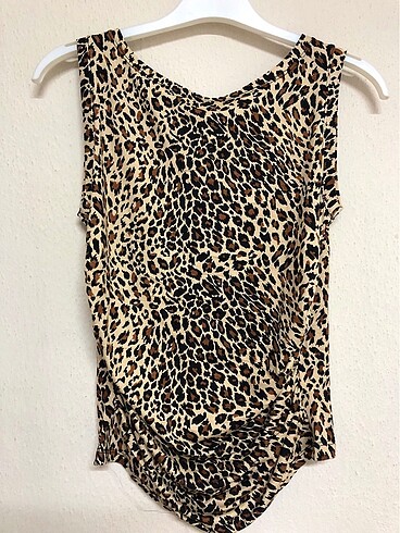 Sıfır etiketli?..Yanları büzgülü leopar bluz? L-Xl uyumlu? marka