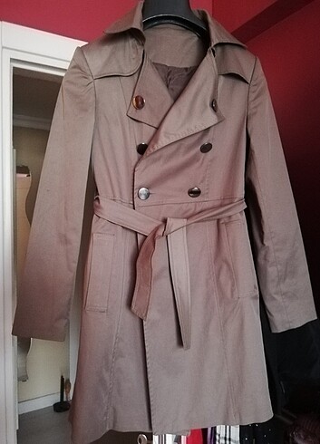 TRENCKOT 38 beden