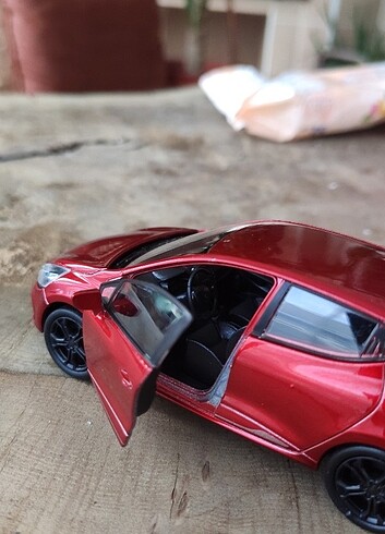Renault Clio 4 koleksiyon araba 