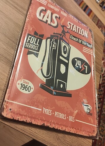 Retro teneke levha petrol