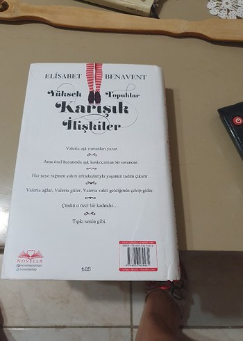 Yüksek Topuklar Karışık İlişkiler - Elísabet Benavent