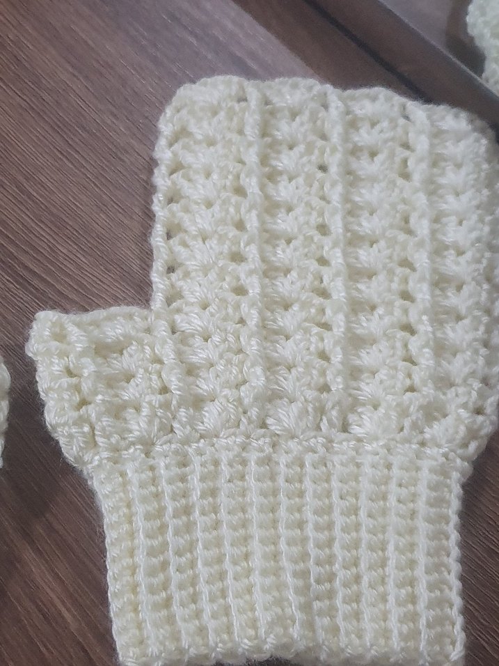 Beyaz Örgü Kadın Eldiven - Görsel 2