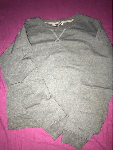 Sweetshirt