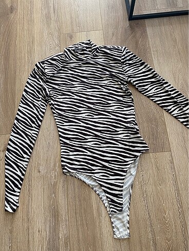 Trendyol zebra desen vatkalı bluz