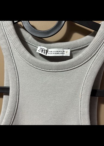 Beyaz Yüksek Yakalı Kadın Atlet - Görsel 2