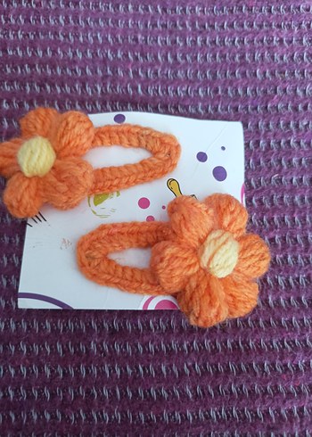 Örgü Turuncu Çiçekli Çocuk Toka Seti - Görsel 2