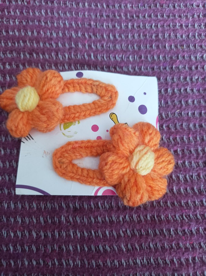 Örgü Turuncu Çiçekli Çocuk Toka Seti - Görsel 2