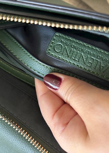 Valentino Kemer Detaylı Koyu Yeşil Deri Kadın Çanta
