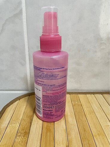 Nivea Nivea nemlendirici ve makyaj sabitleyici sprey