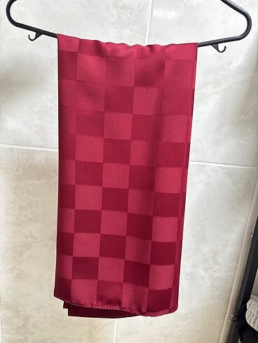 Dama desenli bordo jakar şal