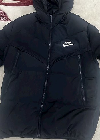 Nike Siyah Kapusonlu Sisme Mont