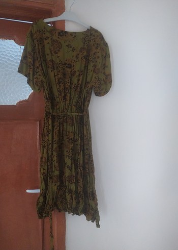 Bohem V Yaka Kısa Kollu Midi Elbise