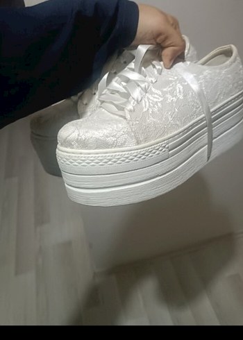 Beyaz Dantelli Stiletto Topuklu Spor Ayakkabı - Görsel 3