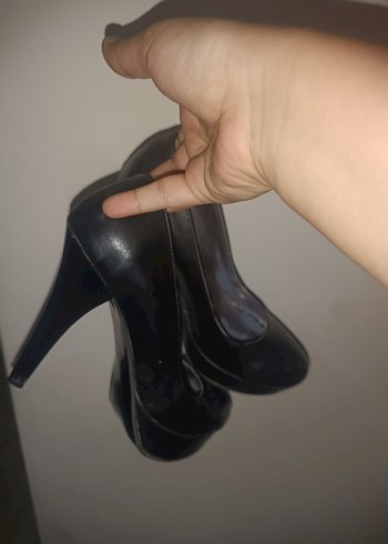 Siyah Tokalı Gotik Stiletto Topuklu Kadın Ayakkabı - Görsel 2