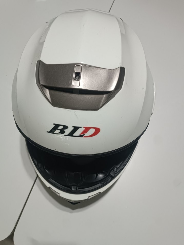 Beyaz Kask, Mandallı, Minimalist Tasarım - Görsel 5