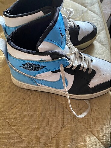 36 Beden mavi Renk Nike air jordan (gerçek değil)