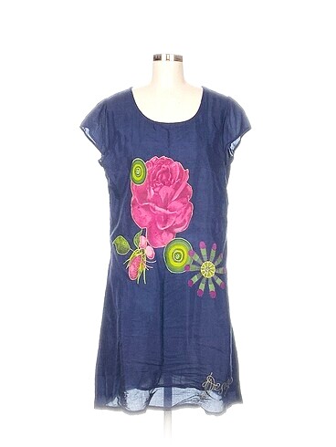 Desigual Kısa Elbise %70 İndirimli.