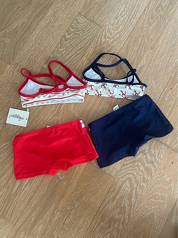 5 Yaş Beden kırmızı Renk 5 yaş şortlu bikini yeni 2 adet