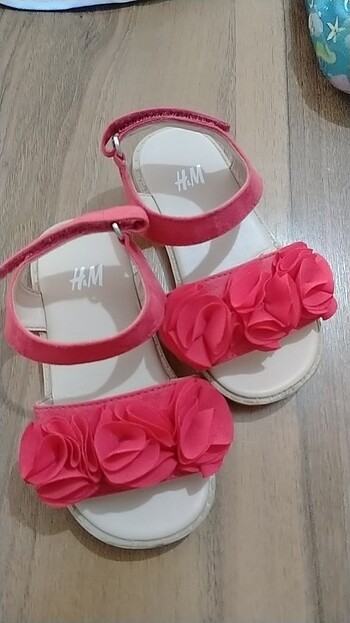 H&M sandalet