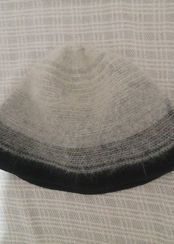 Gri Yün Kadın Bere Kürk Detaylı - Görsel 3