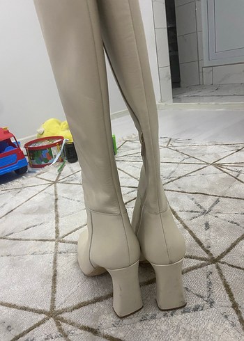 Beyaz Deri Dizüstü Topuklu Çizme - Görsel 3