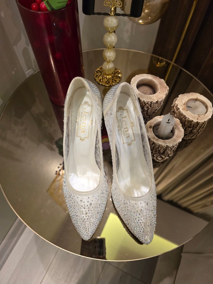 Dantel Detaylı Beyaz İnce Topuklu Kadın Ayakkabı - Görsel 2