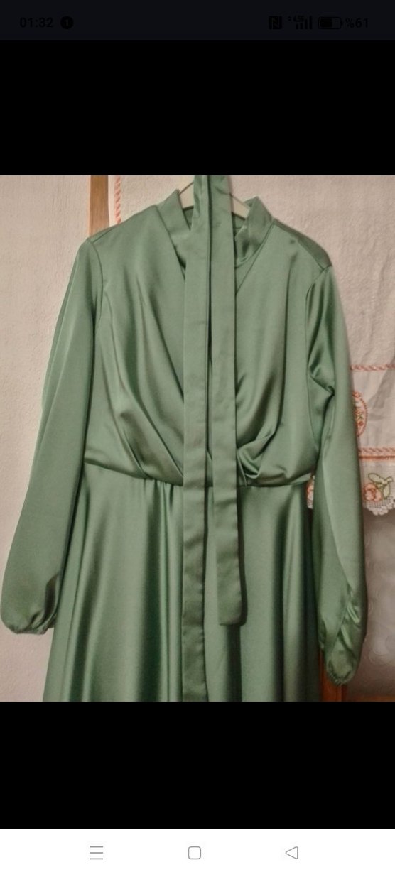 Yeşil saten Uzun Abiye Elbise - Görsel 4