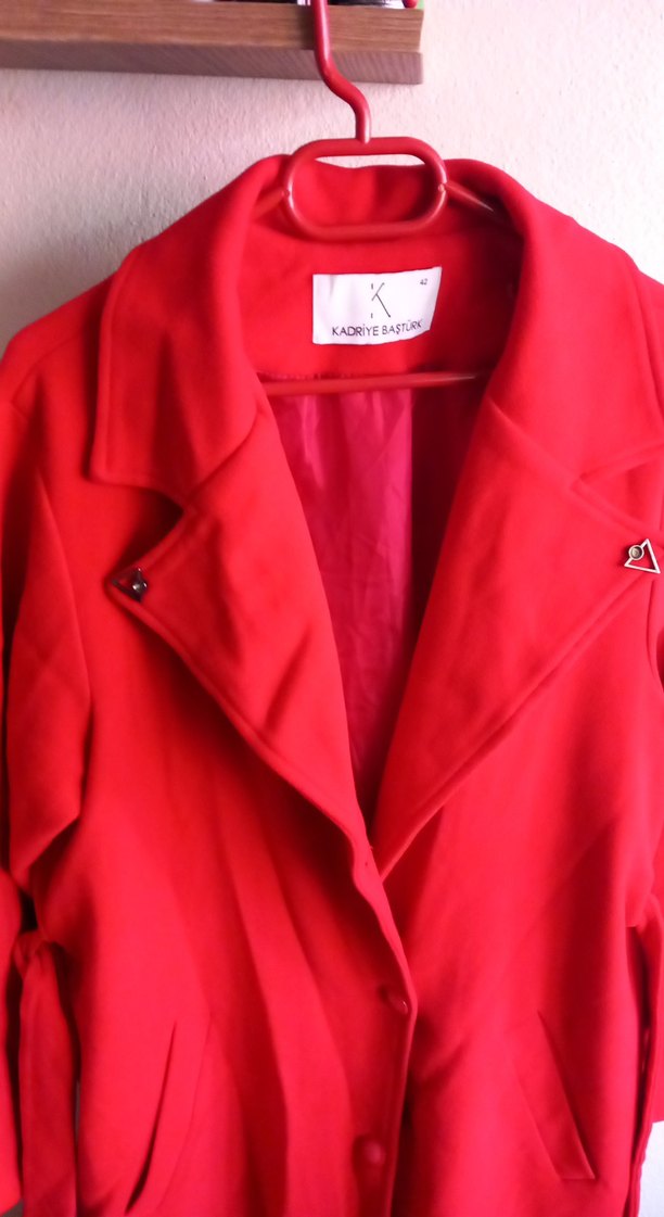 Kırmızı Uzun Kadın Kaban KADRiYe bastürk mağazadan aldım - Görsel 3