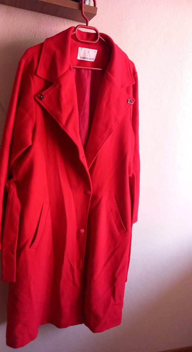 Kırmızı Uzun Kadın Kaban KADRiYe bastürk mağazadan aldım - Görsel 2