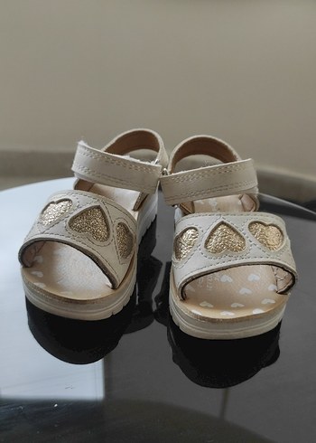 Nakışlı Beyaz Kız Çocuk Sandalet - Görsel 2