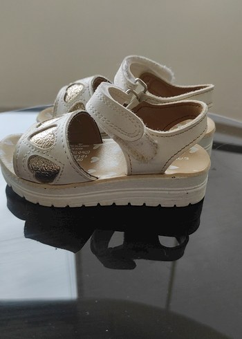 Nakışlı Beyaz Kız Çocuk Sandalet - Görsel 3