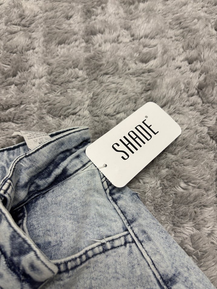 Gri Tüy Detaylı Mini Kot Şort - Görsel 5