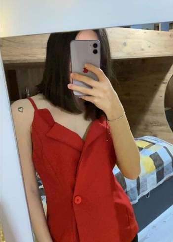Kırmızı V Yakalı Düğmeli Kadın Yelek