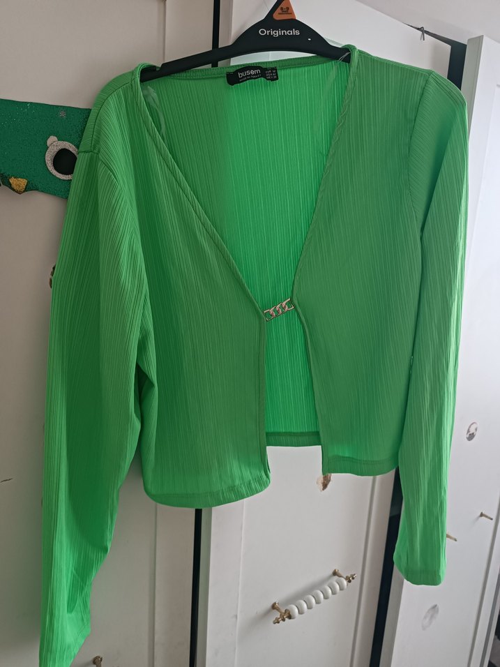 Yeşil V Yaka Düğmeli Triko Bluz - Görsel 2