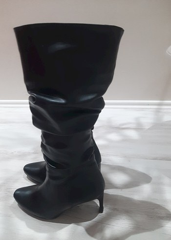 Siyah Minimalist Kadın Dizüstü Çizme - Görsel 2