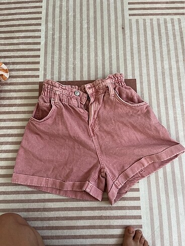 Pembe şort