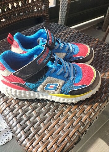 33 Beden Skechers erkek çocuk renkli