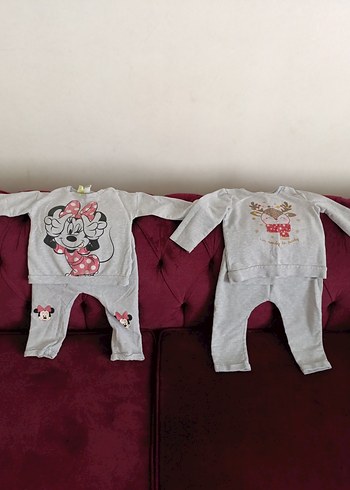 Uzun Kollu Desenli Örgü Bebek Kız Takımı